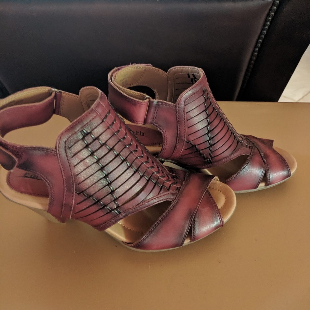 Earth Libra sandals. New, never worn.